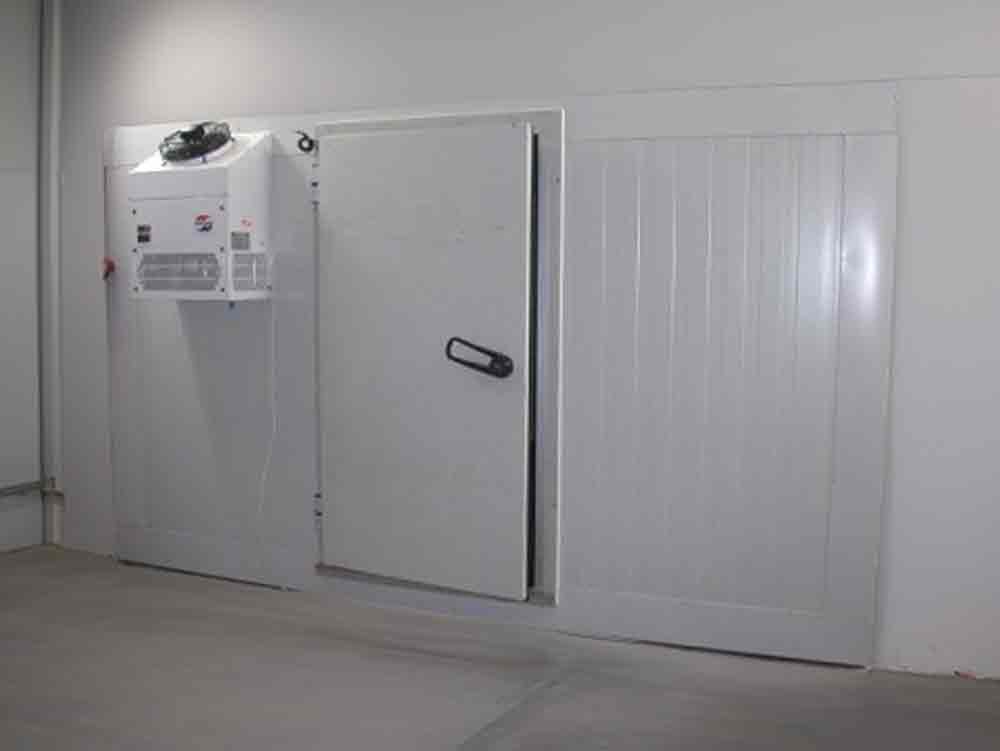 Eine Kühlzelle mit Einbaukältesatz die im Innenbereich errichtet wurde